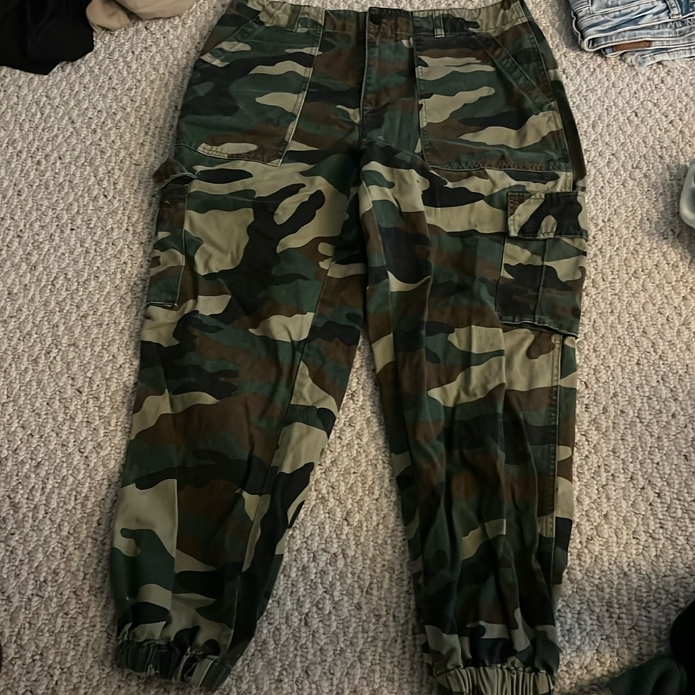 Camouflage Cargo Pants Size Large